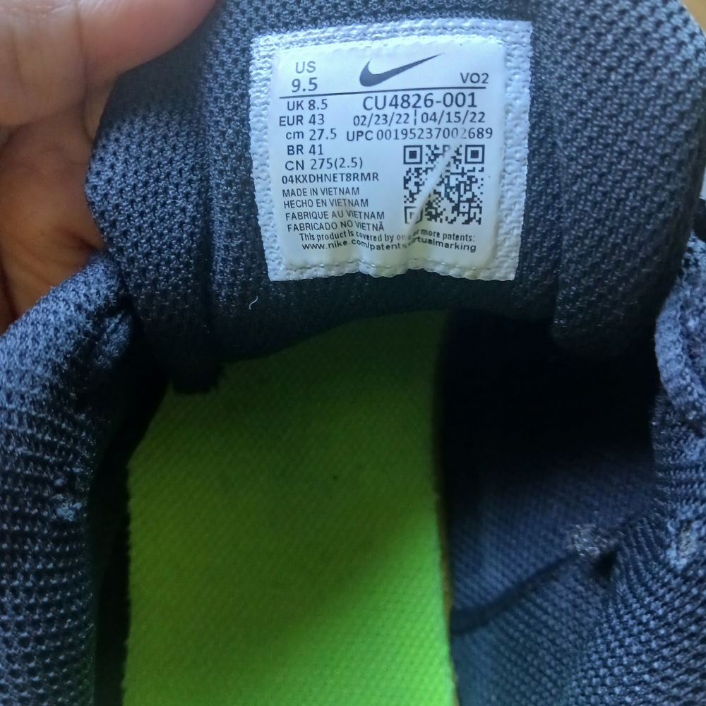 Nike Max Air Black Athletic Sneakers - Picture 6 of 8